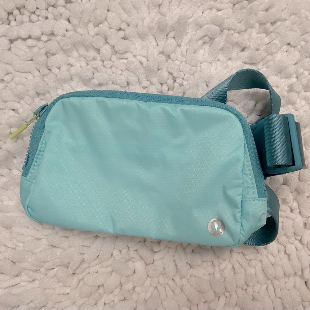 Everywhere Belt Bag Ice Blue